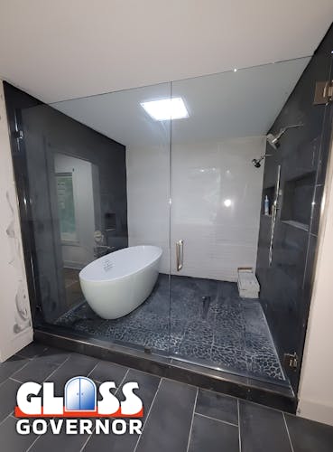 Hinged Shower Doors – Woodstock