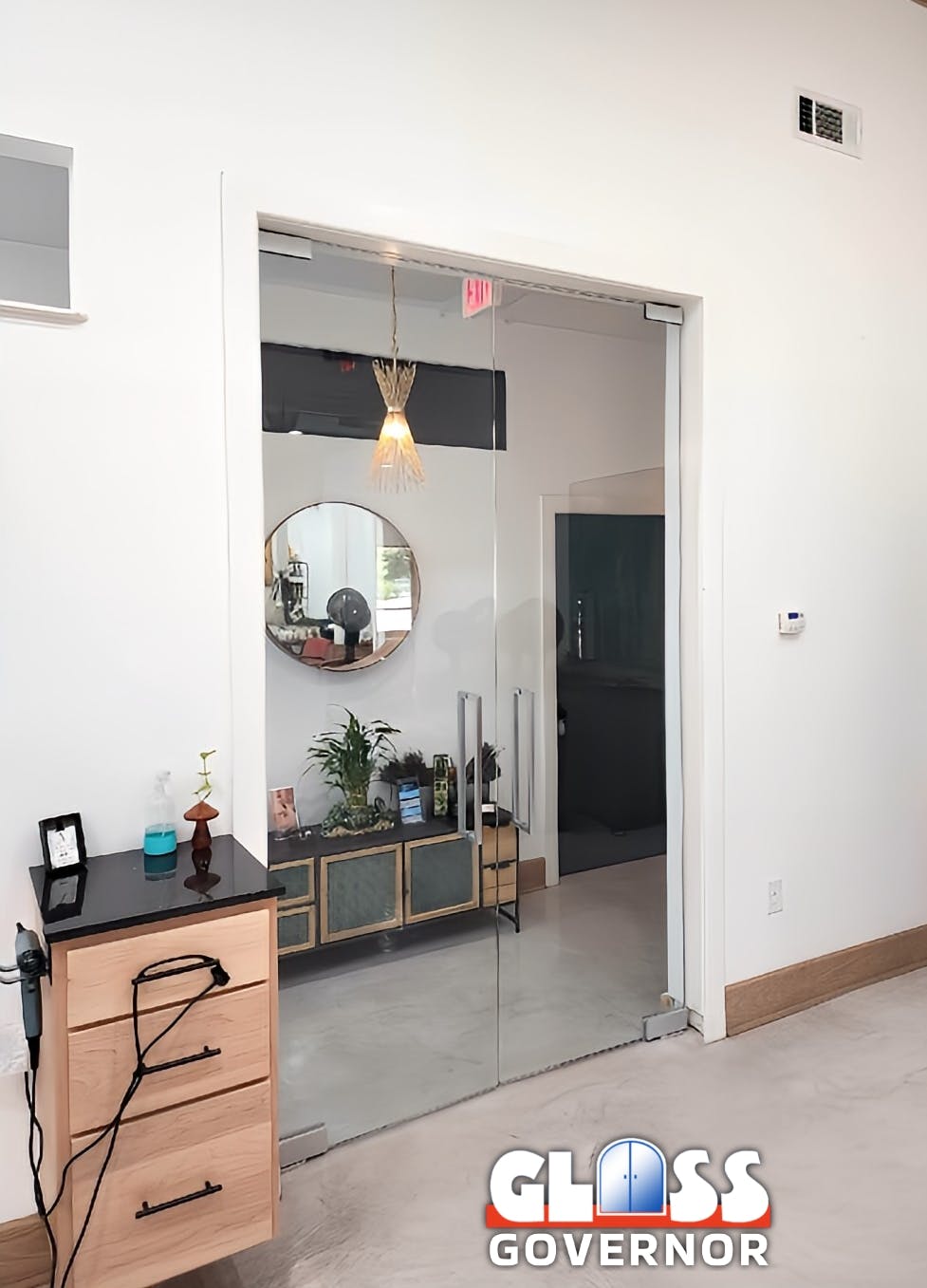 glass entry doors glass partitions in atlanta ga 17.jpg?auto=compress%2Cformat&ixlib=php 3.3