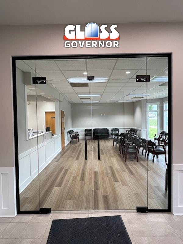 glass partitions in atlanta atlanta glass contractors 34.jpg?auto=compress%2Cformat&ixlib=php 3.3