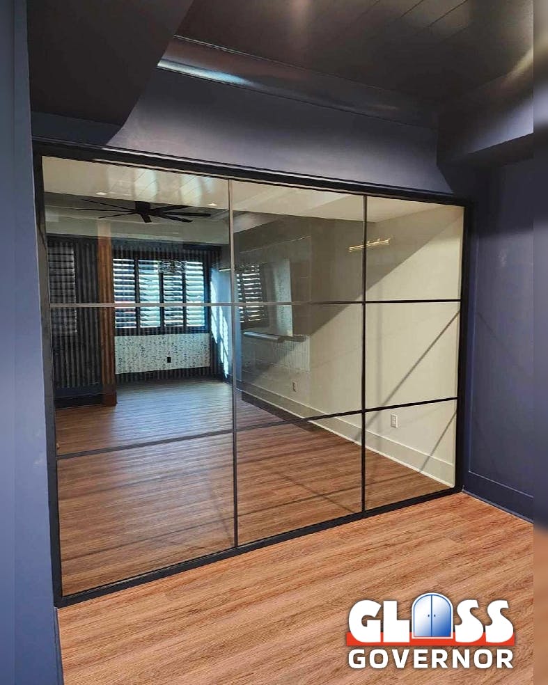 grid pattern glass doors grid pattern showers 13.jpg?auto=compress%2Cformat&ixlib=php 3.3