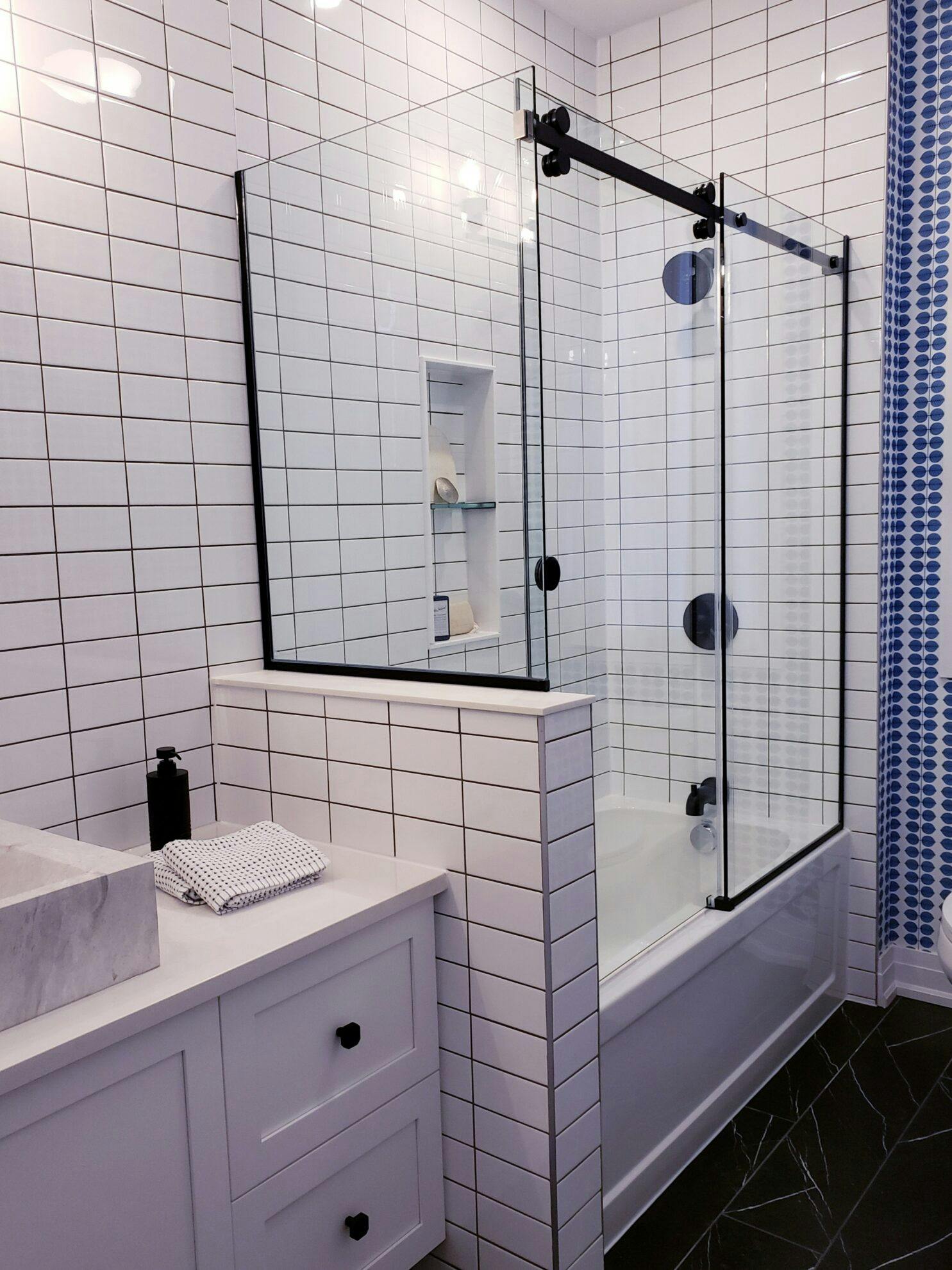 semi frameless shower doors 2 scaled.jpg?auto=compress%2Cformat&ixlib=php 3.3