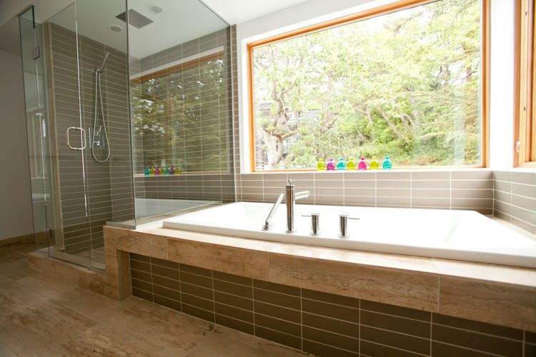 Semi-Frameless Shower Doors – Woodstock